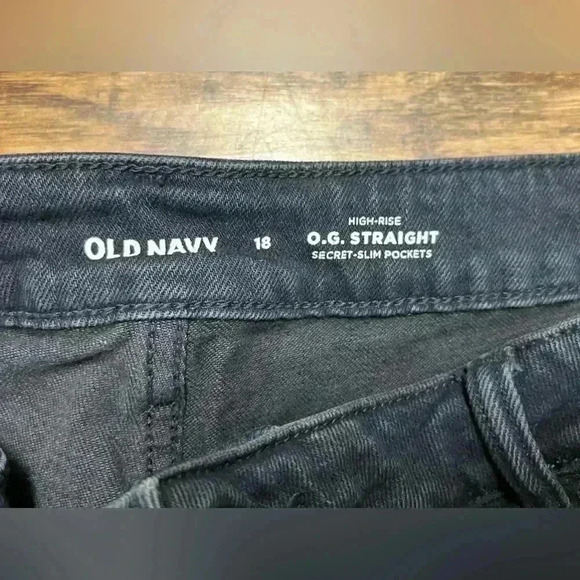 Old Navy High Rise OG Straight Jeans Size 18 - Picture 3 of 9